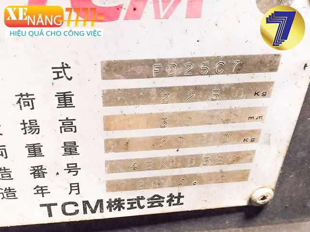 Xe nâng dầu TCM FD25C7
