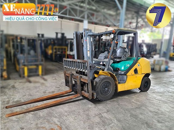 Xe nâng dầu Komatsu