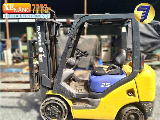 Xe nâng dầu KOMATSU FD25NT-15