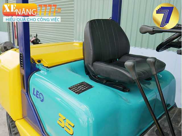Xe nâng dầu KOMATSU FD35NW-8