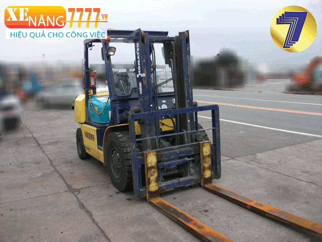 Xe nâng dầu KOMATSU FD35T-7