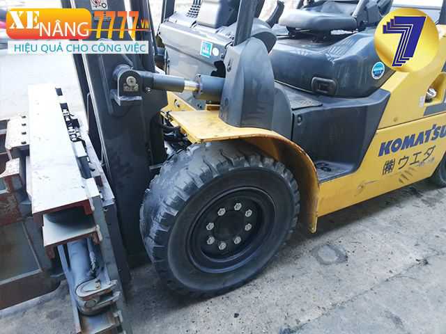 Xe nâng dầu KOMATSU FH40-1