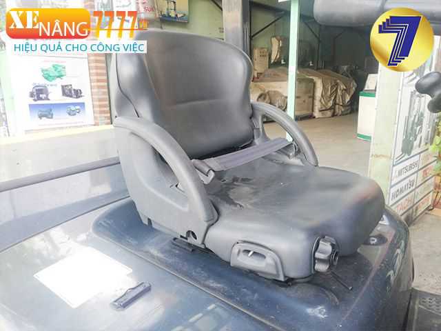Xe nâng dầu KOMATSU FH40-1
