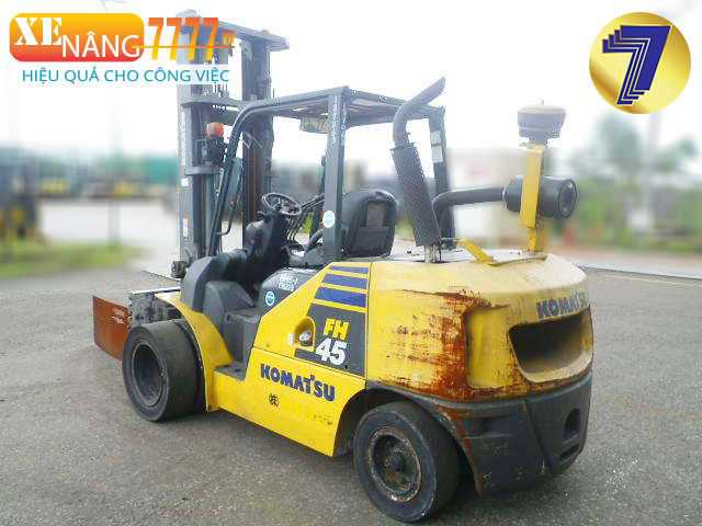 Xe nâng dầu KOMATSU FH45-1