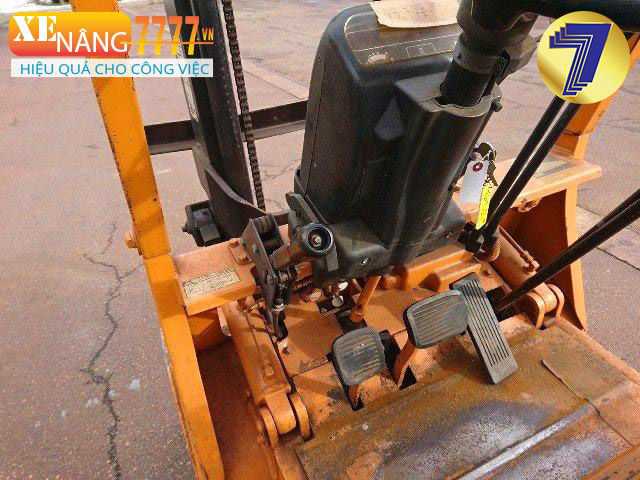 Xe nâng dầu MITSUBISHI FD18D