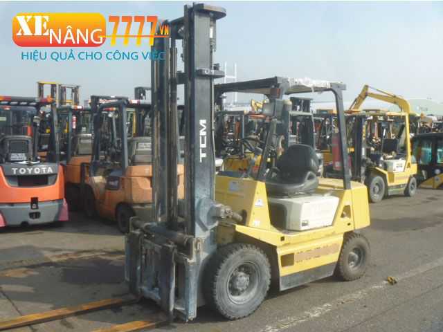 Xe nâng dầu TCM D25Z2S