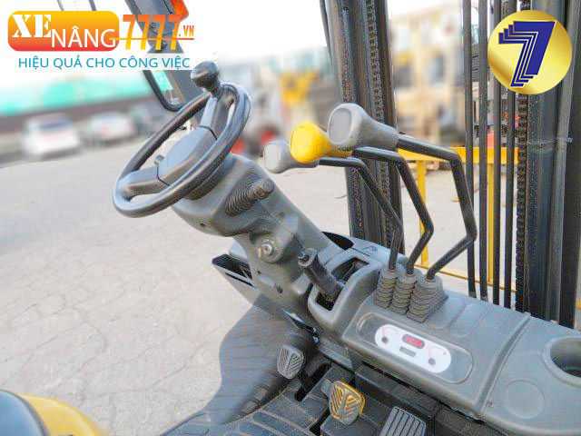 Xe nâng dầu TCM FD15T13