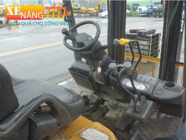 Xe nâng dầu TCM FD25C13