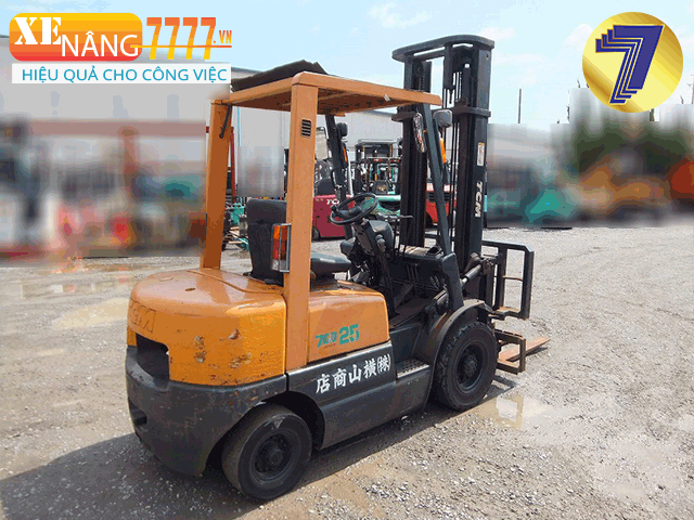 Xe nâng dầu TCM FD25Z6