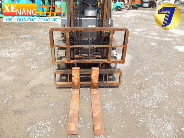 Xe nâng dầu TCM FD25Z6