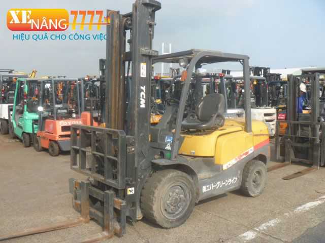 Xe nâng dầu TCM FD35T3S