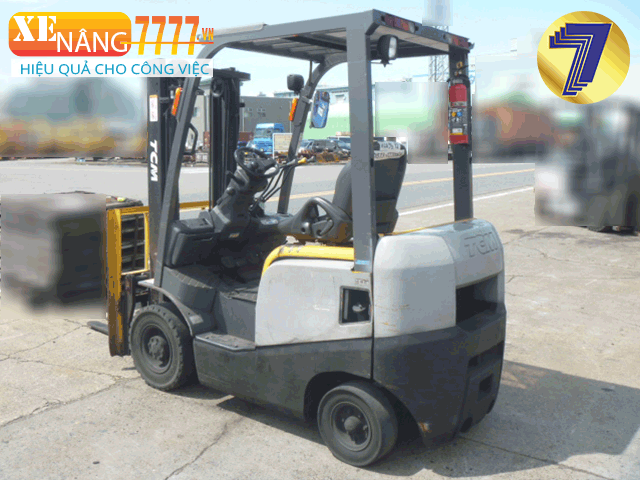 Xe nâng dầu TCM FHD15T3