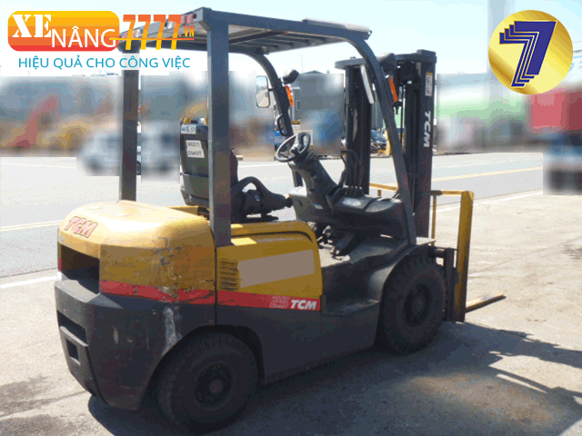 Xe nâng dầu TCM FHD25T3