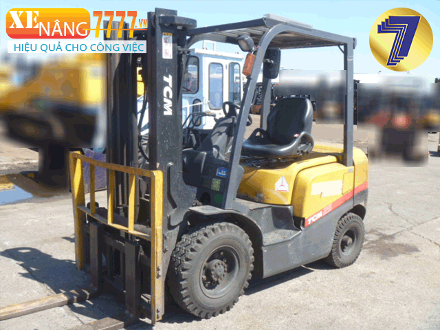 Xe nâng dầu TCM FHD25T3