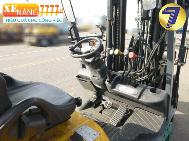 Xe nâng dầu TCM FHD25T3A 