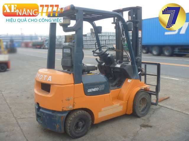 Xe Nâng Dầu TOYOTA 02-7FD18