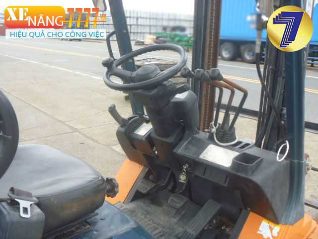 Xe Nâng Dầu TOYOTA 02-7FD18