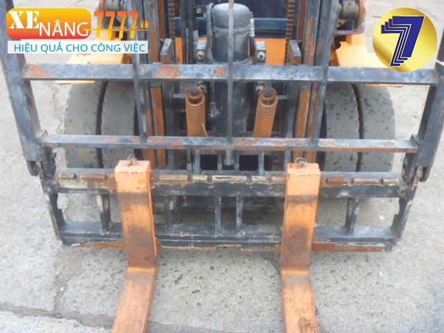 Xe Nâng Dầu TOYOTA 02-7FD18