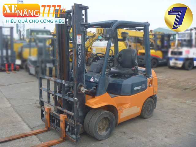 Xe Nâng Dầu TOYOTA 02-7FD18