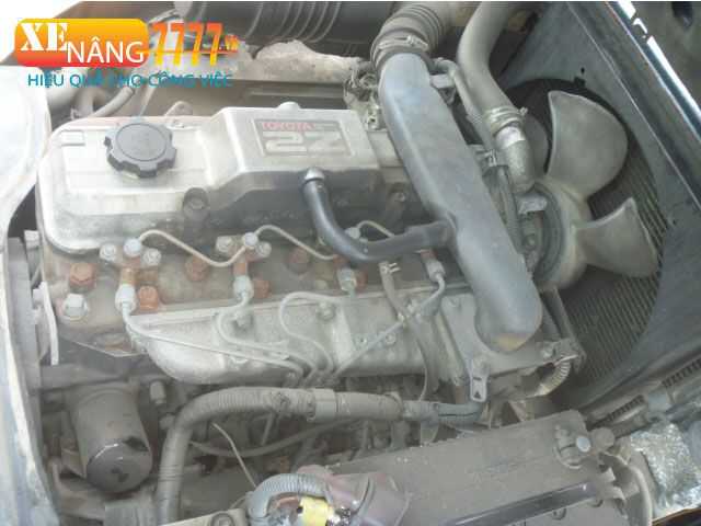 Xe nâng dầu TOYOTA 02-7FD20