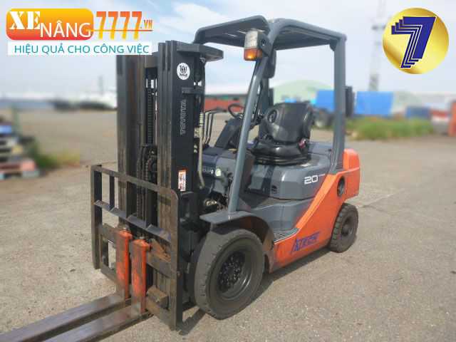 Xe Nâng Dầu TOYOTA 02-7FDL20