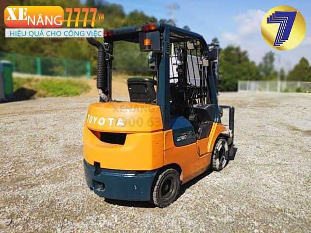 Xe nâng dầu TOYOTA 7FDK25