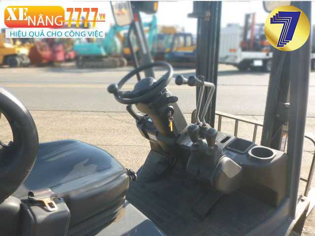 Xe nâng dầu TOYOTA 8FD10