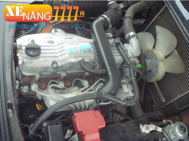 Xe nâng dầu TOYOTA 8FD15