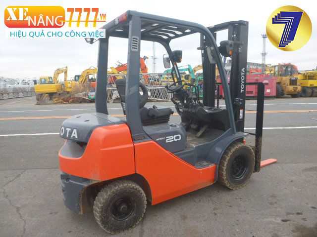 Xe Nâng Dầu TOYOTA 8FD20