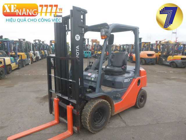 Xe Nâng Dầu TOYOTA 8FD20