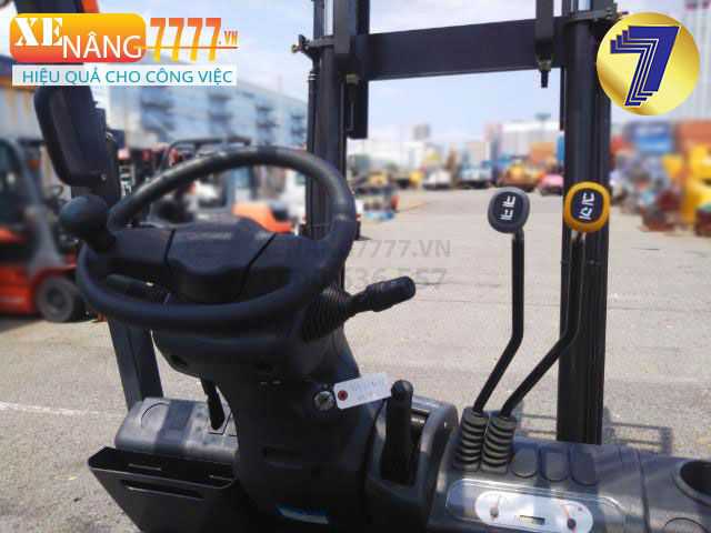 Xe nâng dầu UNICARRIERS FD15T14