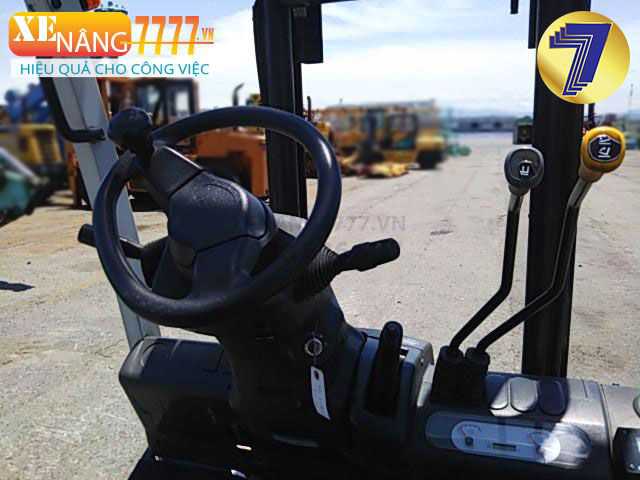 Xe nâng dầu UNICARRIERS FD18T13