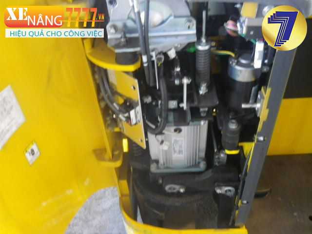 Xe nâng điện đứng lái KOMATSU FB13RS-15