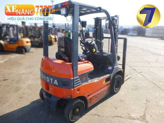 Xe nâng điện ngồi lái TOYOTA 7FB15