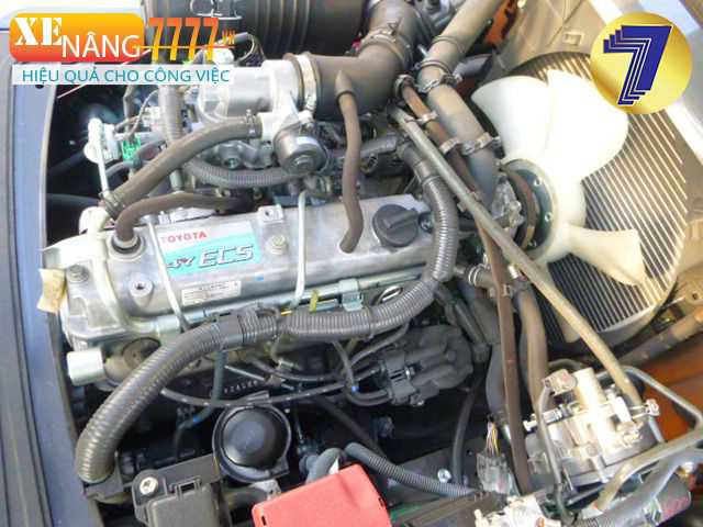 Xe nâng xăng ga TOYOTA 02-8FG15