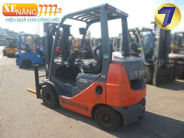 Xe nâng xăng TOYOTA 02-8FGK25