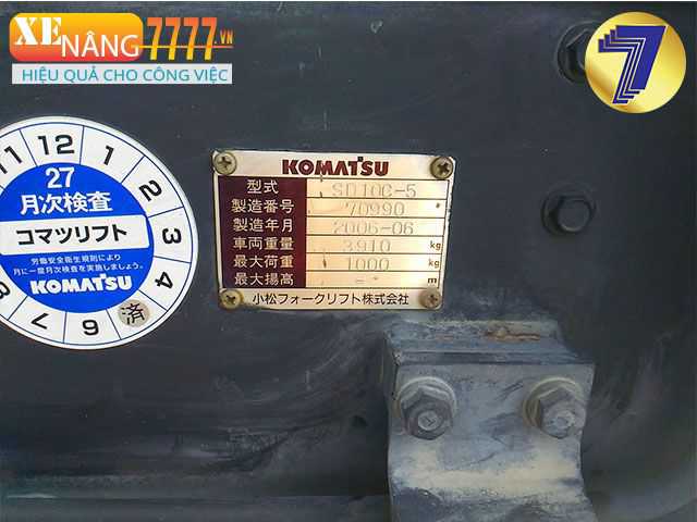 Xe xúc nâng KOMATSU SD10C-5